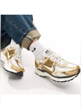 Nike Women's Zoom Vomero 5 ~ New In Box